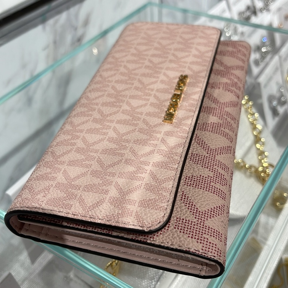 Michael Kors Jet Set Large Logo Trifold Wallet
Powder Blush Multi
NWT - Picture 9 of 16